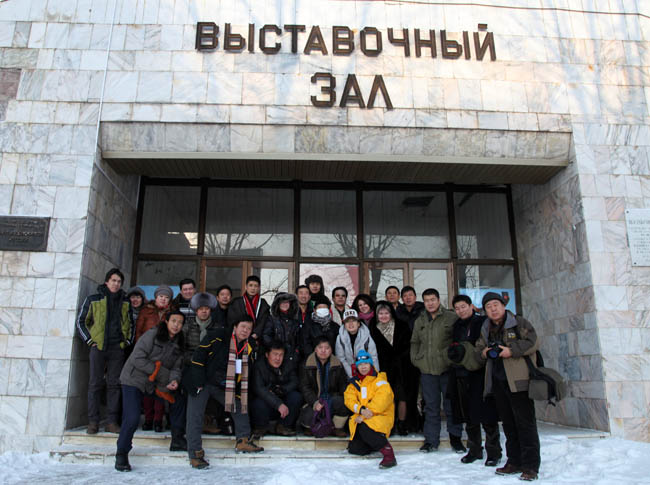 14-2012年策划组织了冰雪画派在俄罗斯哈巴罗夫斯克的冰雪画展IMG_0513777.jpg