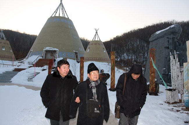 2009年1月常玉辉陪同于志学先生参观黑河俄罗斯风情园   IMG_4887.JPG