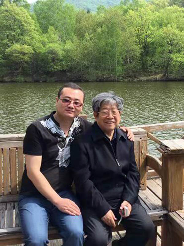 2017年作者和导师于志学先生在伊春 QQ图片20220107090319.jpg 2017年作者和导师于志学先生在伊春 QQ图片20220107090319.jpg