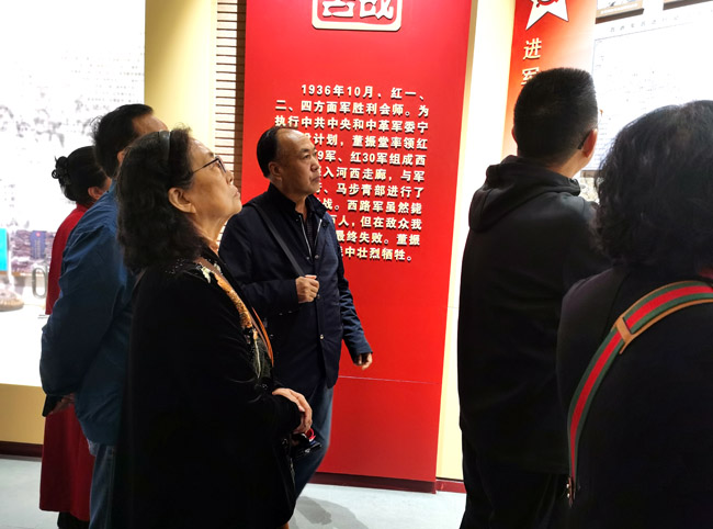 走进董振堂陈列馆.jpg 走进董振堂陈列馆.jpg